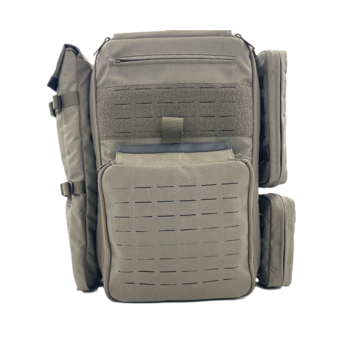 Vorderseite eines entwickelten taktischen Rucksacks für Delta Tactical Medic UG zur Notfallversorgung verletzter Personen.